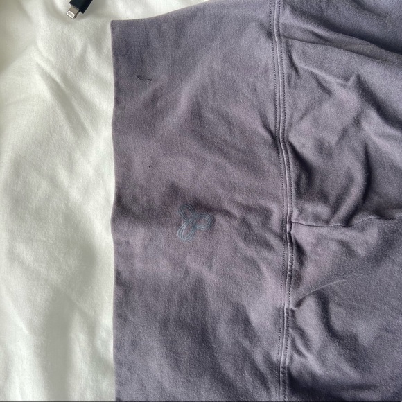 COPY - TNA Camero Tshirt & TNAChill high rise 7” short - Picture 4 of 6